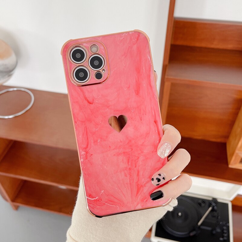 Coque effet marbre motif cœur pour iPhone