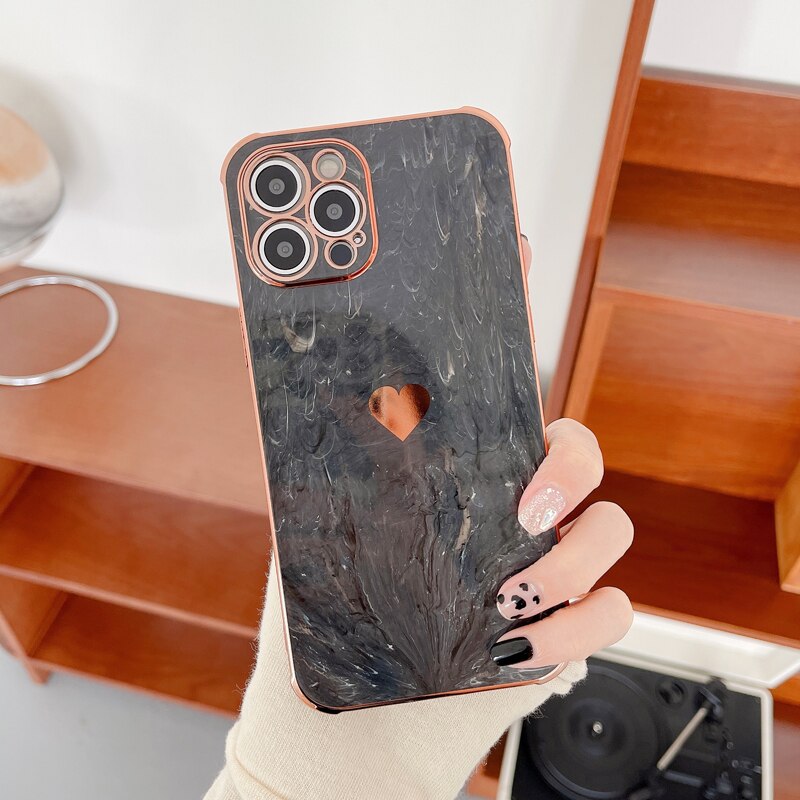 Coque effet marbre motif cœur pour iPhone