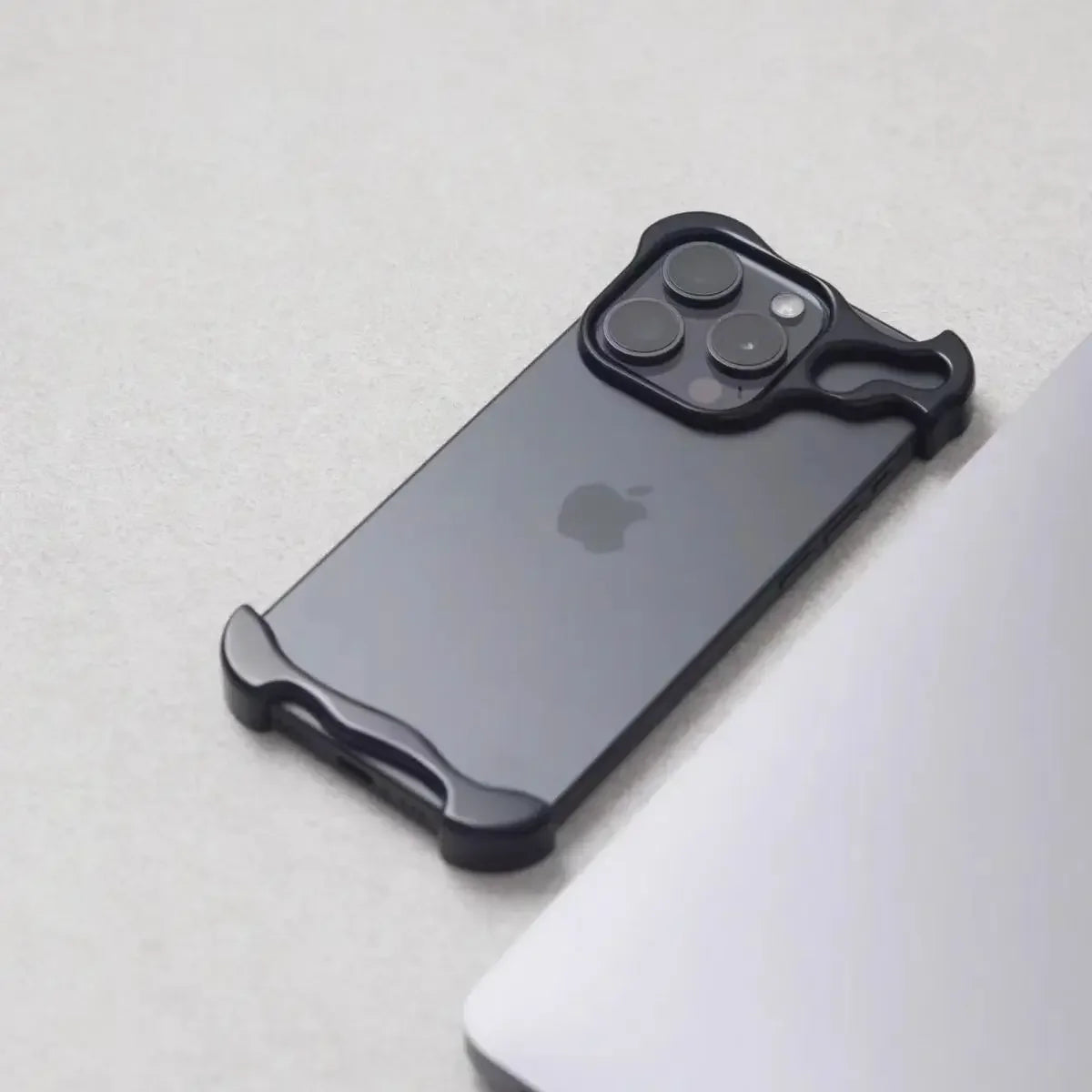 Coque iPhone 13-16 Pro Max en Alliage d'Aluminium de Luxe | Pare-Chocs Antichoc avec Protection d'Objectif